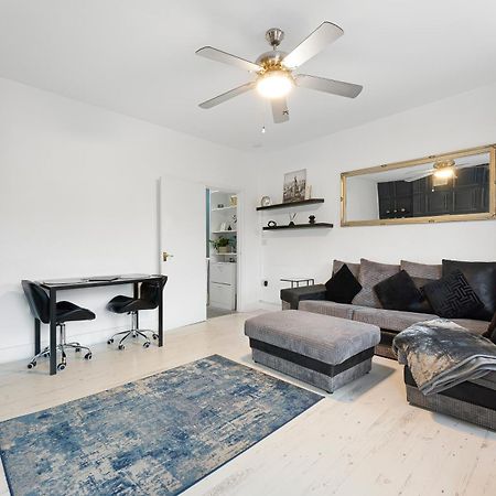 Spacious One Bedroom Private Flat In Brixton +Wifi Лондон Экстерьер фото